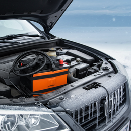 Calix akun l&auml;mmitin autossa